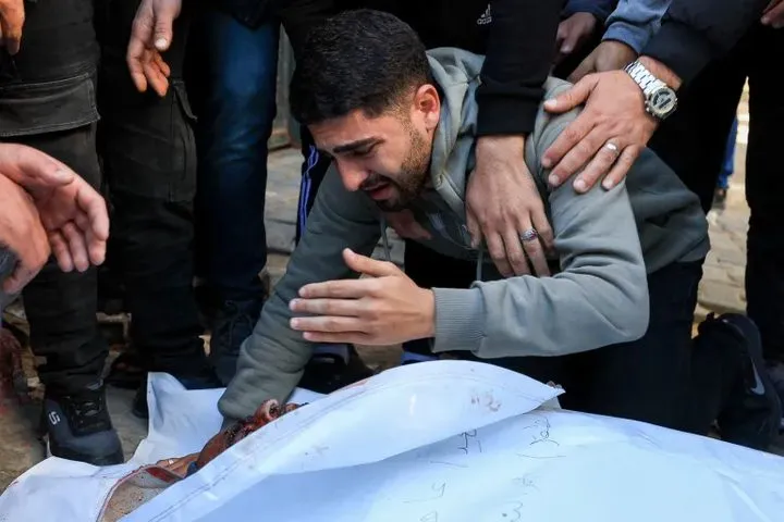 9 شهداء في قصف الاحتلال خيام ومنازل النازحين شرق غزة وجنوب خان يونس